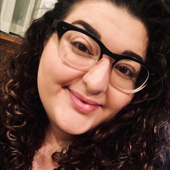 Meet your Posher, Lauren - Picture 1 of 1